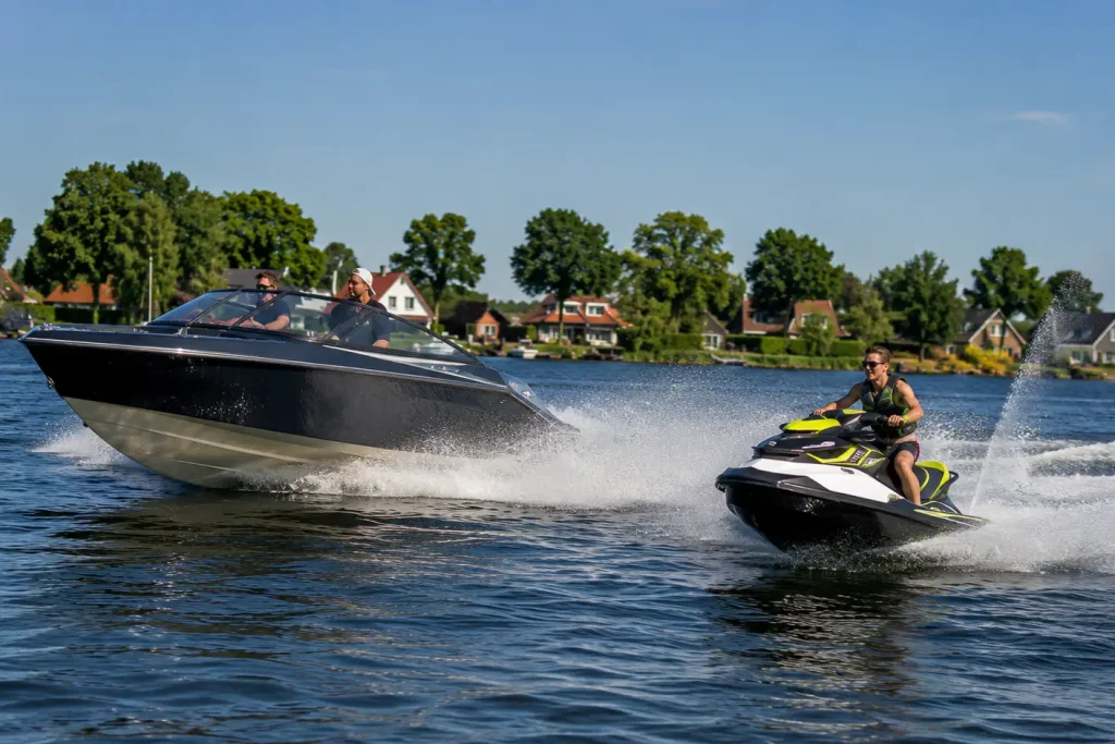 speedboat-jetski